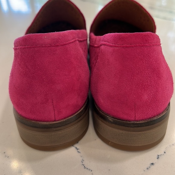 Clarks Ultimate Comfort Collection “Trish Calla” Pink Suede Loafers Safe… - Picture 3 of 13